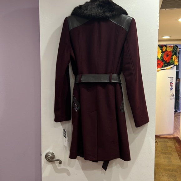 Faux fur coat. - Picture 5 of 9